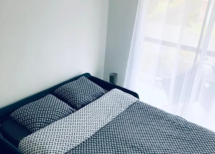 Studio En Residence, Proche De La Mer Avec Parking Gratuit Et 5G Home